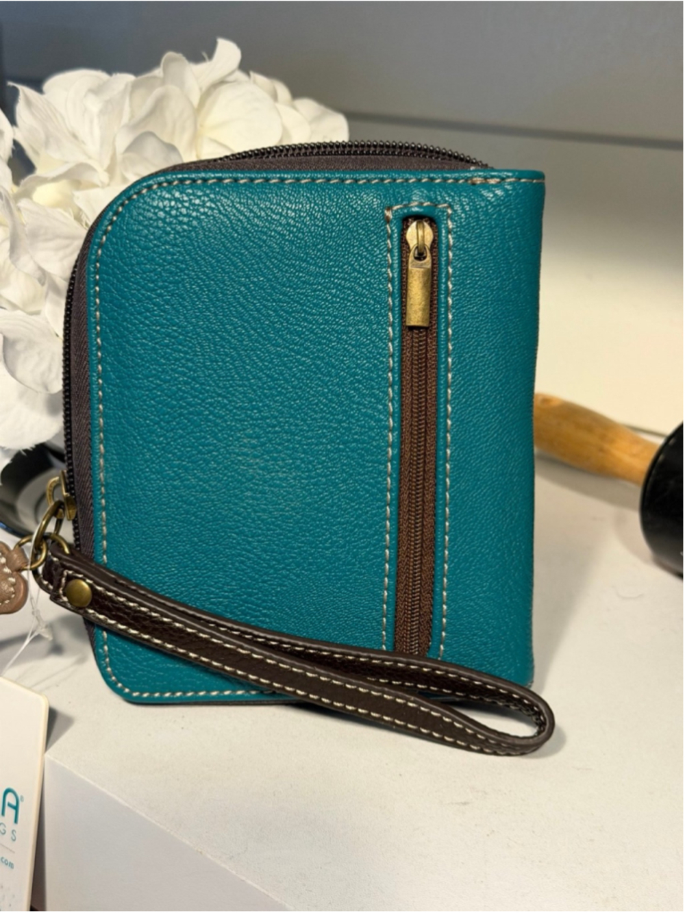 NWT CHALA GOLDEN RETRIEVER DOG ZIPPERED BIFOLD WALLET FAUX LEATHER TURQUOISE - Picture 5 of 10
